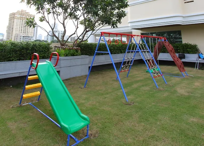 Piyathip Place Serviced