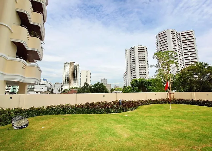 Piyathip Place Serviced Aparthotel 4*