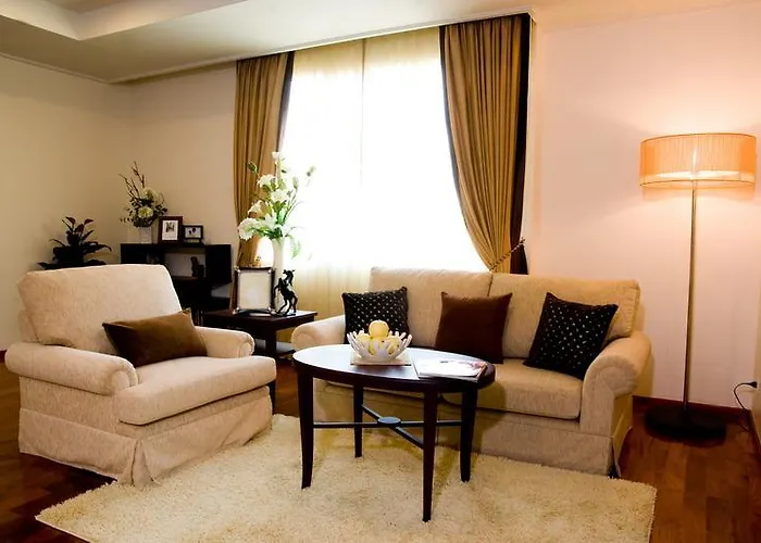 Piyathip Place Serviced