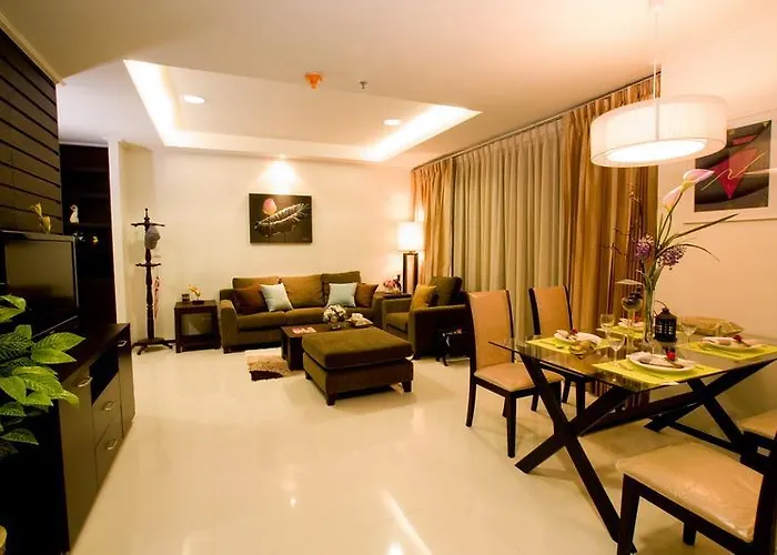 Piyathip Place Serviced