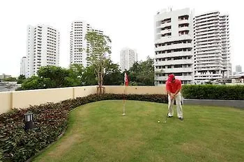 Piyathip Place Serviced Aparthotel Bangkok